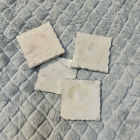 White Marble with silver foil edges set of 4 coasters - Picture 2 of 4